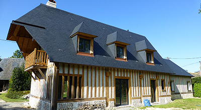 Création d’une longère en colombage et couverture en ardoise à Saint Pierre Azif