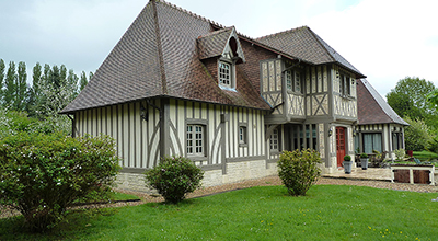 Maison et ses dépendances à Canapville.