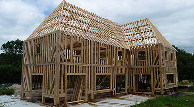 Manoir Normand avec ouvertures contemporaines à Tourgeville – Deauville.