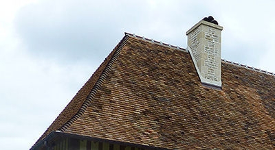 Manoir Normand avec ouvertures contemporaines à Tourgeville – Deauville.