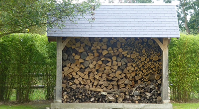 Création d’un bûcher à bois 